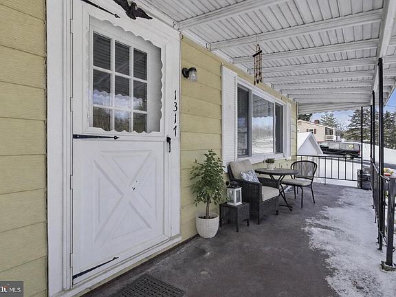 2nd image of 1317 Decatur St