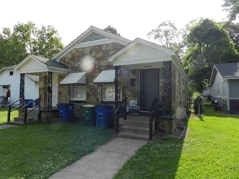 1518 Chandler St — Photo 8