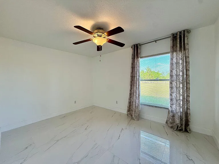 11400 Lovers Ln — Photo 16