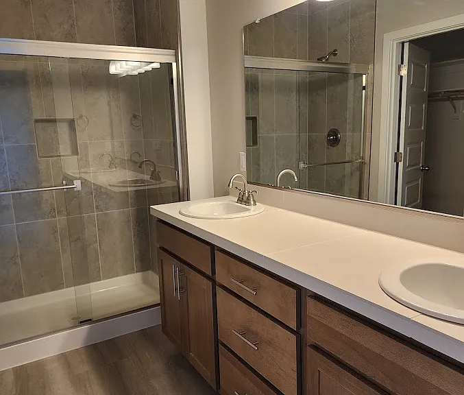 712 E Wilson St — Photo 10