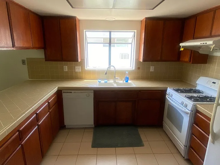 310 N Moore Ave #C — Photo 4