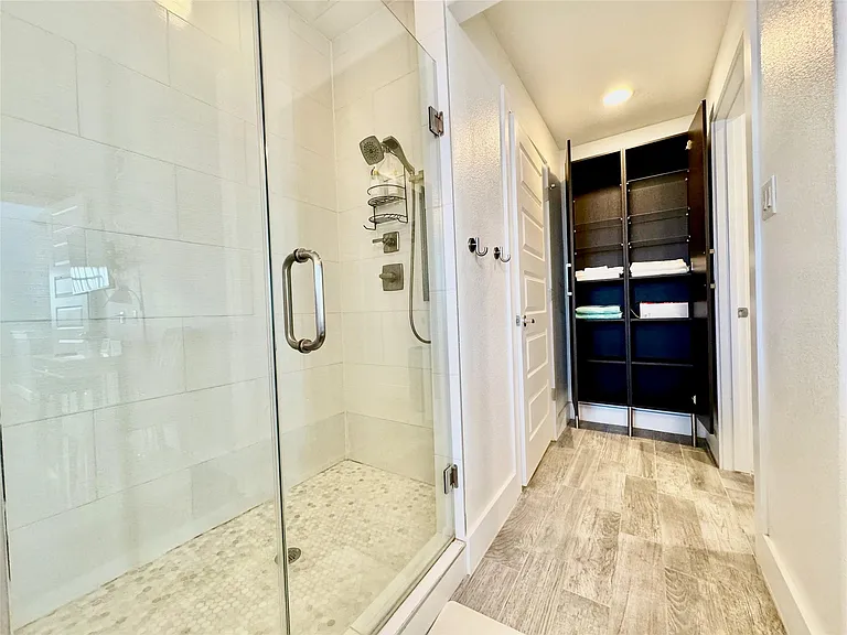 1914 Blodgett St #C — Photo 36