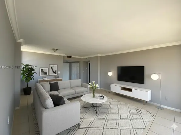 1470 NE 123rd St, North Miami, FL