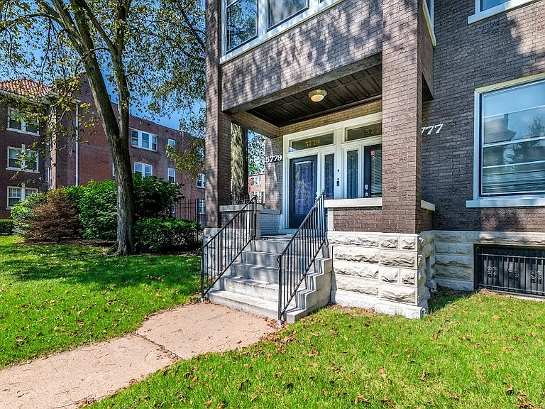 5779 Pershing Ave — Photo 4