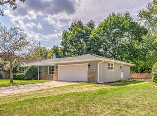 405 Apollo Dr, Joliet, IL