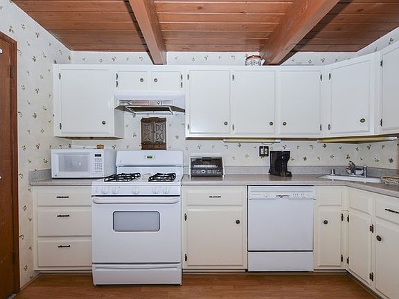 5th image of 1027 Pine Mountain Dr