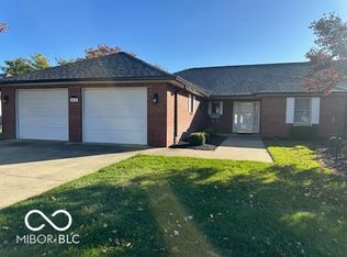 6055 S Stratton Ct, Columbus, IN 47203