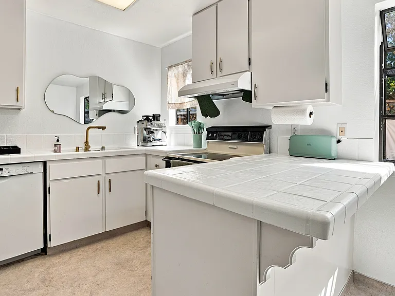 1408 W Latimer Ave #1 — Photo 9