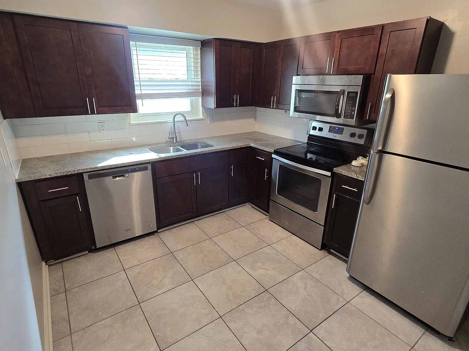 Affordable and Renovated Apartment in Martin City / South Kansas City — Photo 1