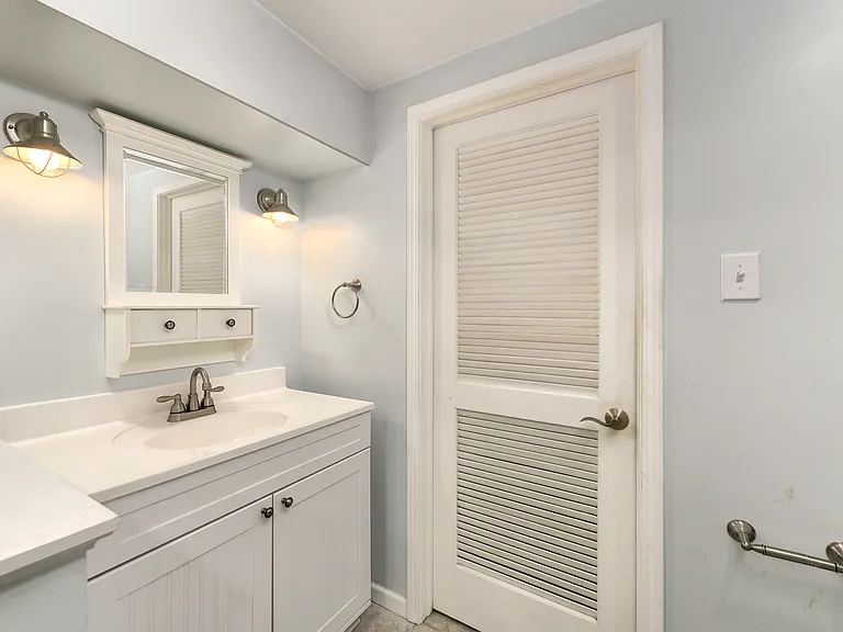 6000 N Lenox Ave — Photo 36