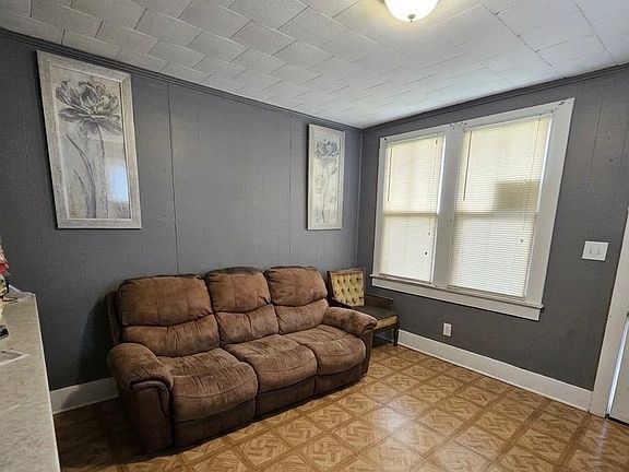 2nd image of 808 S 15th St