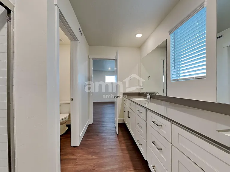 2440 S Deborah Ave — Photo 11
