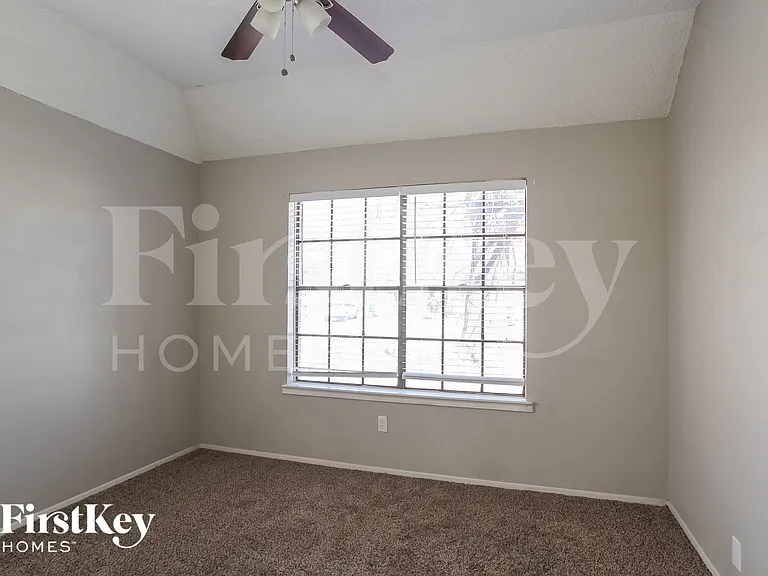 13907 Beckwith Dr — Photo 12