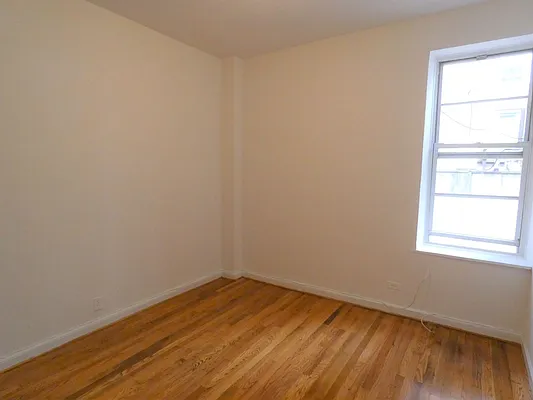 Rented by Karten Real Estate Services LLC | media 26