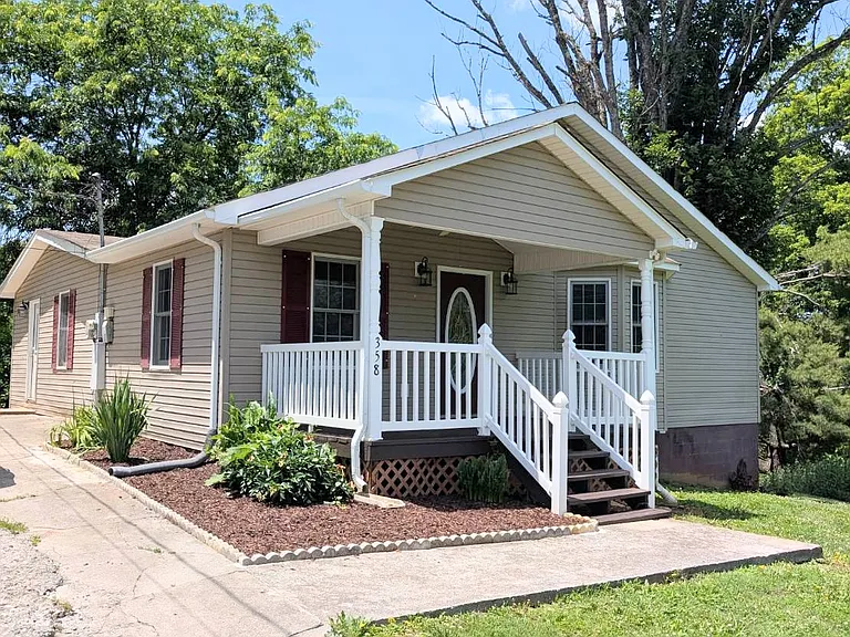 358 Henson Ln — Photo 1