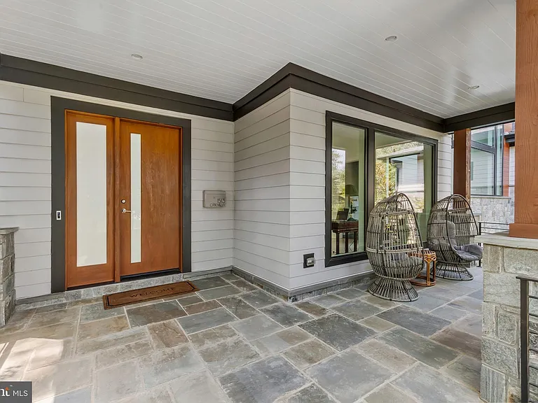 1513 Oakview Dr — Photo 9