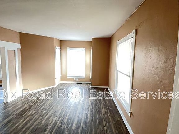 5th image of 1715 Warner Ave
