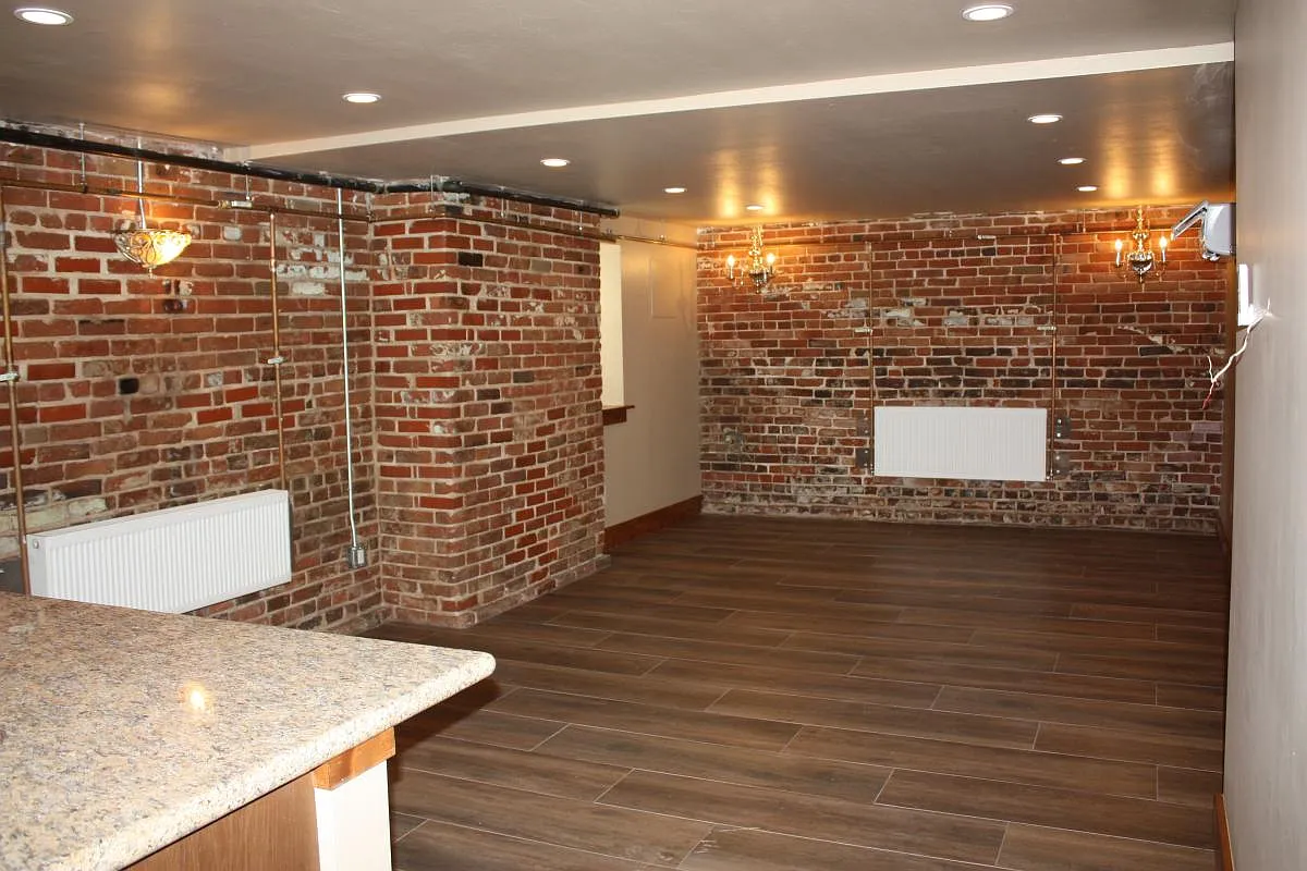 1626 N Franklin St — Photo 2