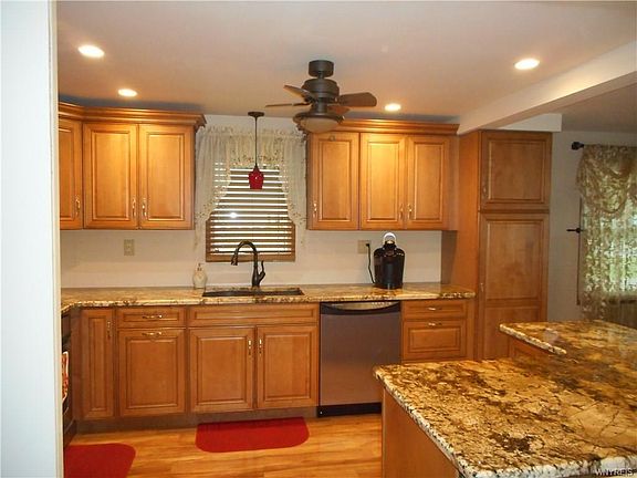 2nd image of 458 Sunset Dr