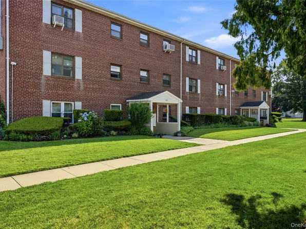 123 Park Avenue #B3, Amityville, NY 11701