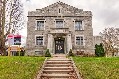 421 University Ave #B Photo 1