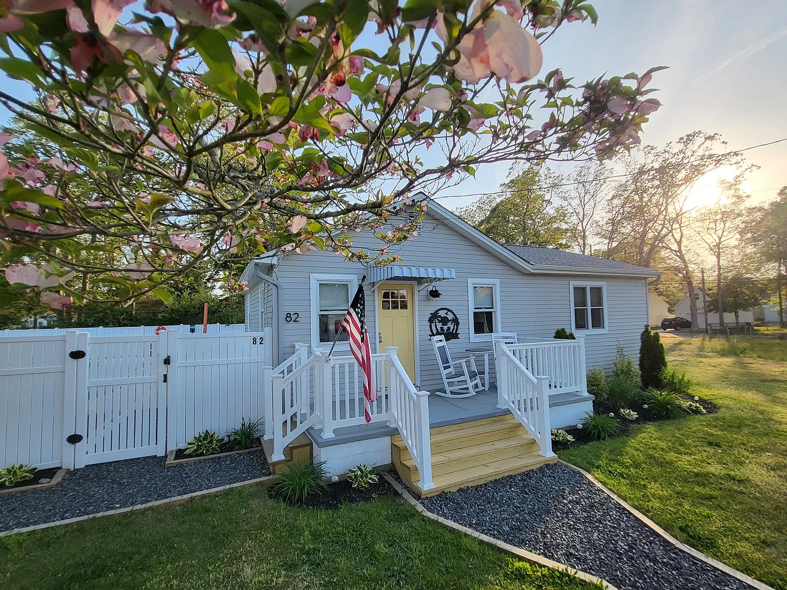 2 bed, 812 sqft, $2,100 — Photo 1