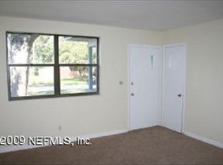 6652 Banbury Rd, Jacksonville, FL 32211