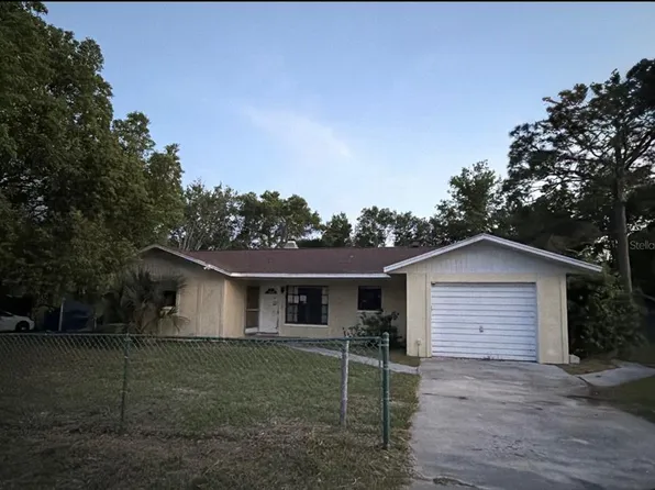 457 Water Rd, Ocala, FL 34472