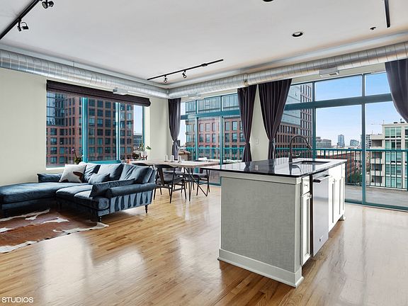 2nd image of 920 W Madison St APT 901W