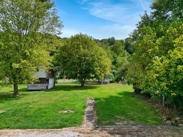 311 Oxford Street, Sistersville, WV 26175