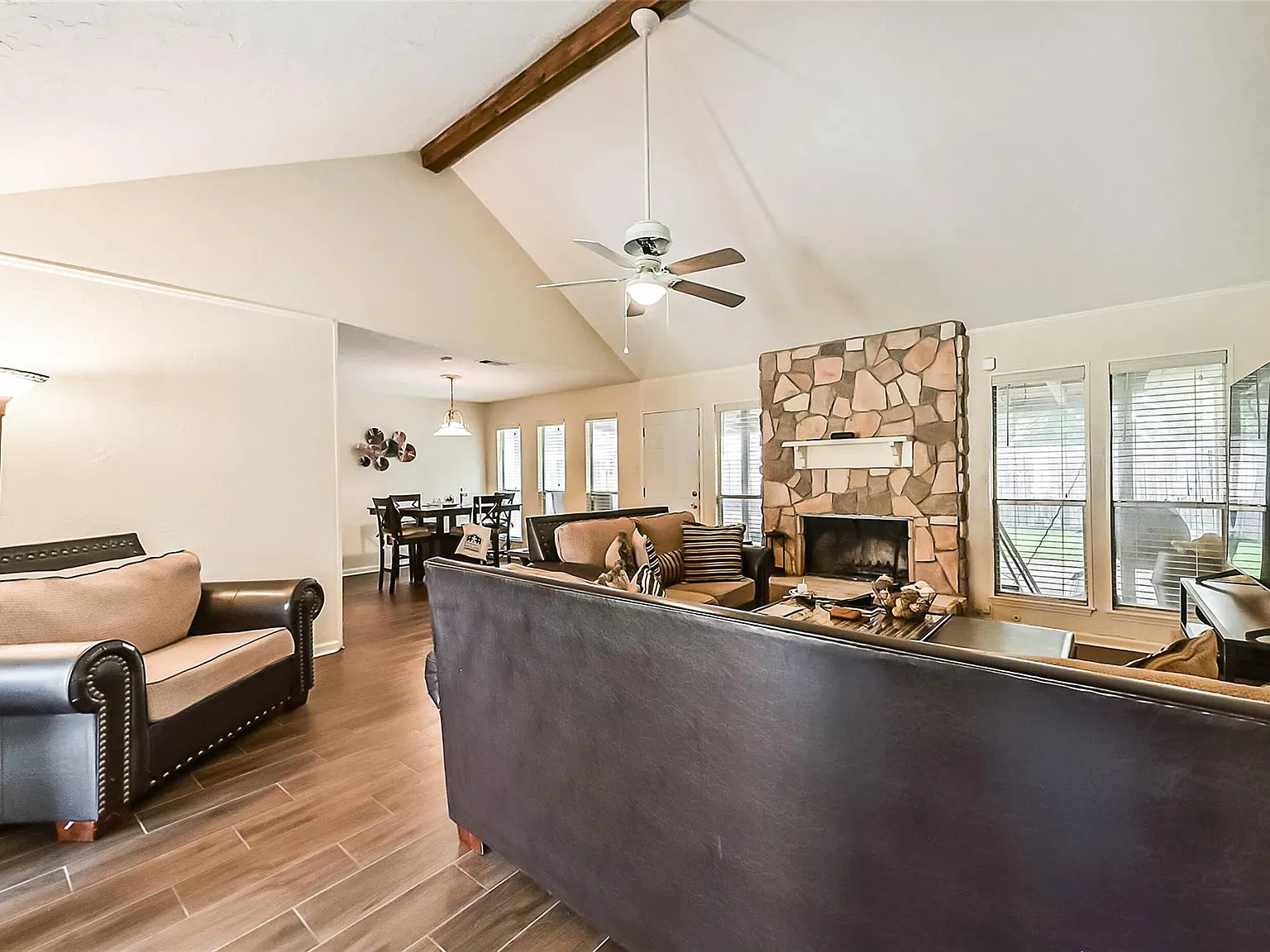 3 bed, 2.0 bath, 1622 sqft, $2,100 — Photo 4
