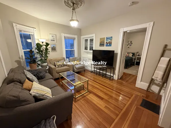 4 Chandler St #1, Somerville, MA 02144