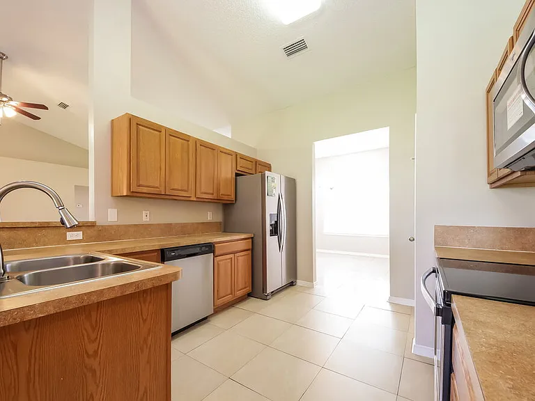 3209 Silverado Cir — Photo 6
