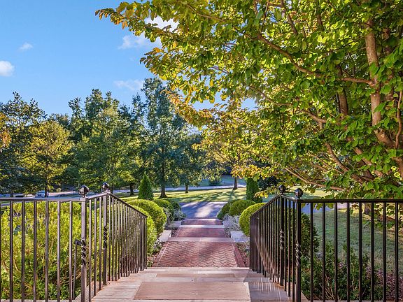 5th image of 6111 Hickory Valley Rd