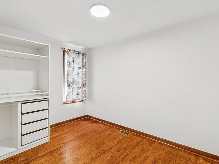 150 E Huntingdon St — Photo 15