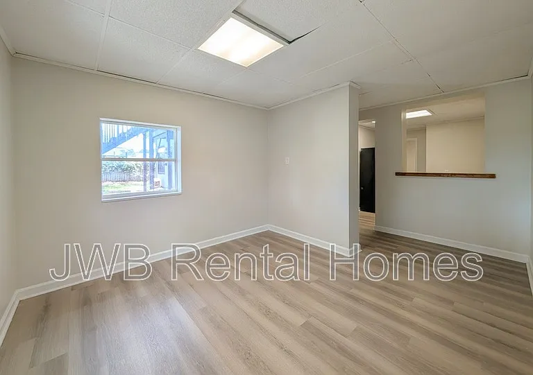 1204 Glencoe St #4 — Photo 6