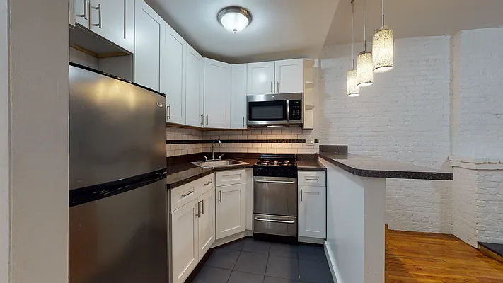 Rented by Bond New York | media 9