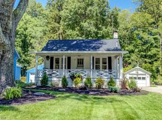 248 Miles Rd, Chagrin Falls, OH 44022