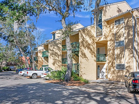 5th image of 300 Yacht Club Dr Unit 4