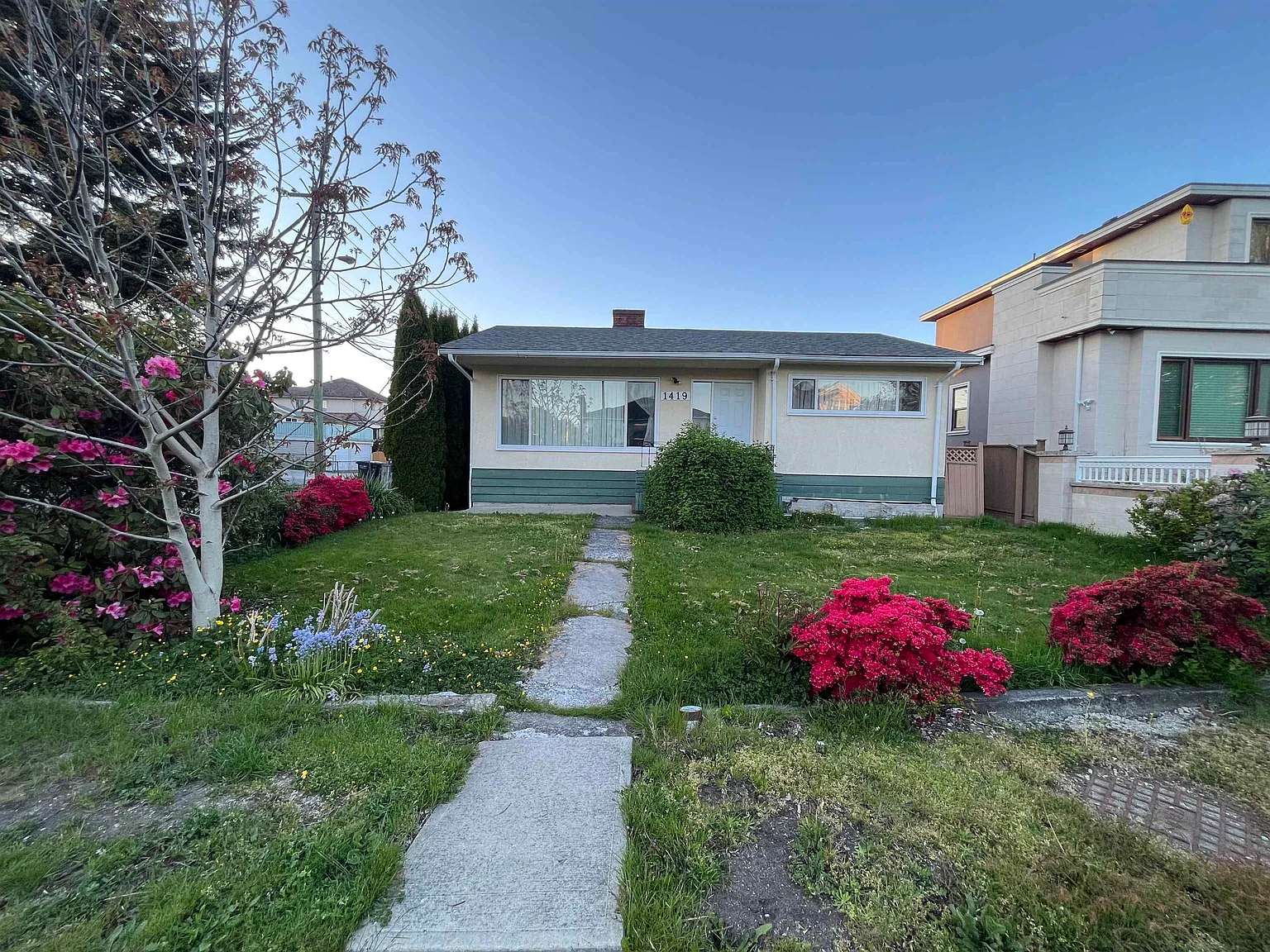 1419 E 30th Ave photo 1