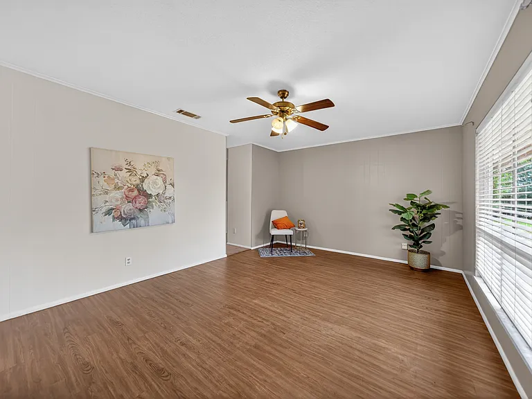 1511 Milam Dr — Photo 22