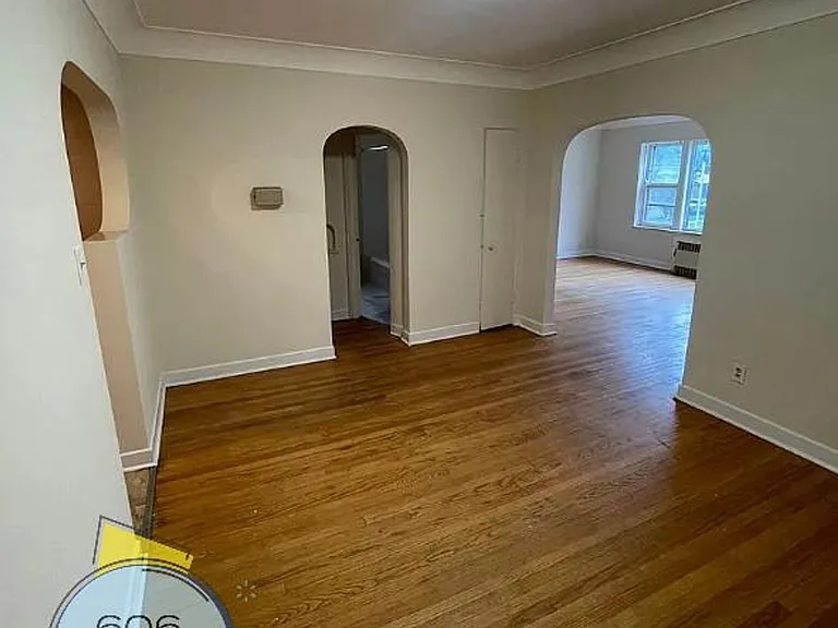 1645 Gunderson Ave, Berwyn! — Photo 2