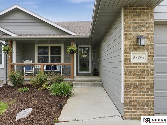3rd image of 21202 Shiloh Dr