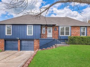 303 S Sunset Ln, Raymore, MO 64083