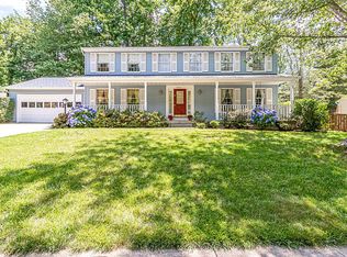 6318 Falling Brook Dr, Burke, VA 22015