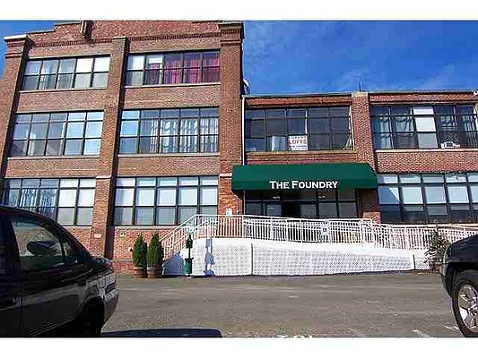 Sold by Christoph Schluender Realty | media 8