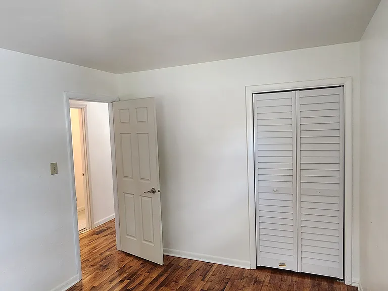 1925 Calvin St — Photo 10