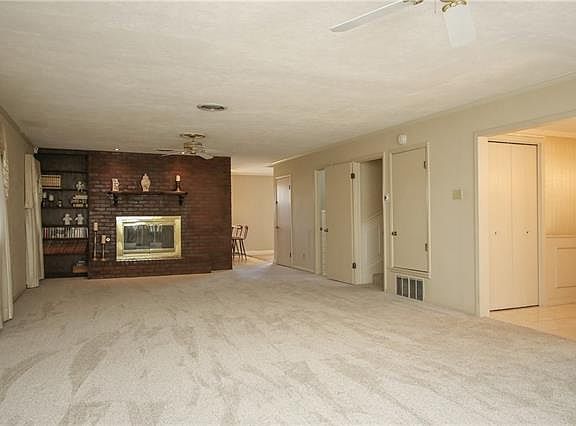 4th image of 209 E Vilbig St