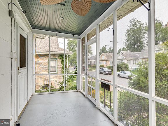 4th image of 108 Ardmore Ave
