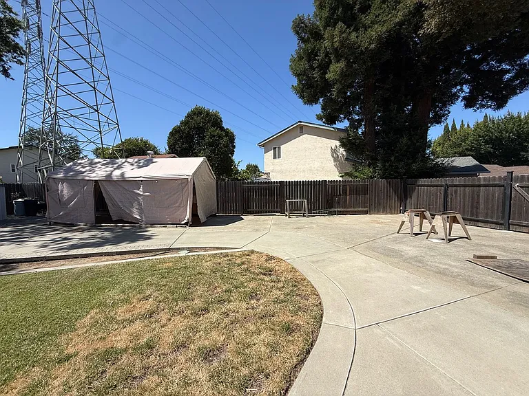 3537 Augusta Ct — Photo 16